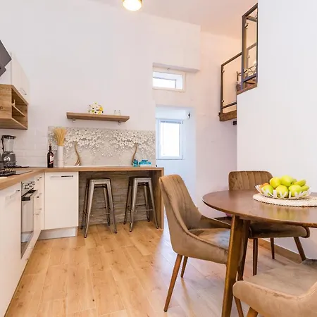 Apartment Lorenzo Rijeka